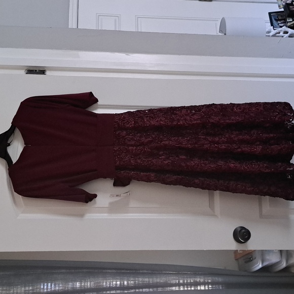 Alex Evening Women's Tea Length Dress with Rosette Detail Size 6 Color: Merlot - Picture 6 of 11